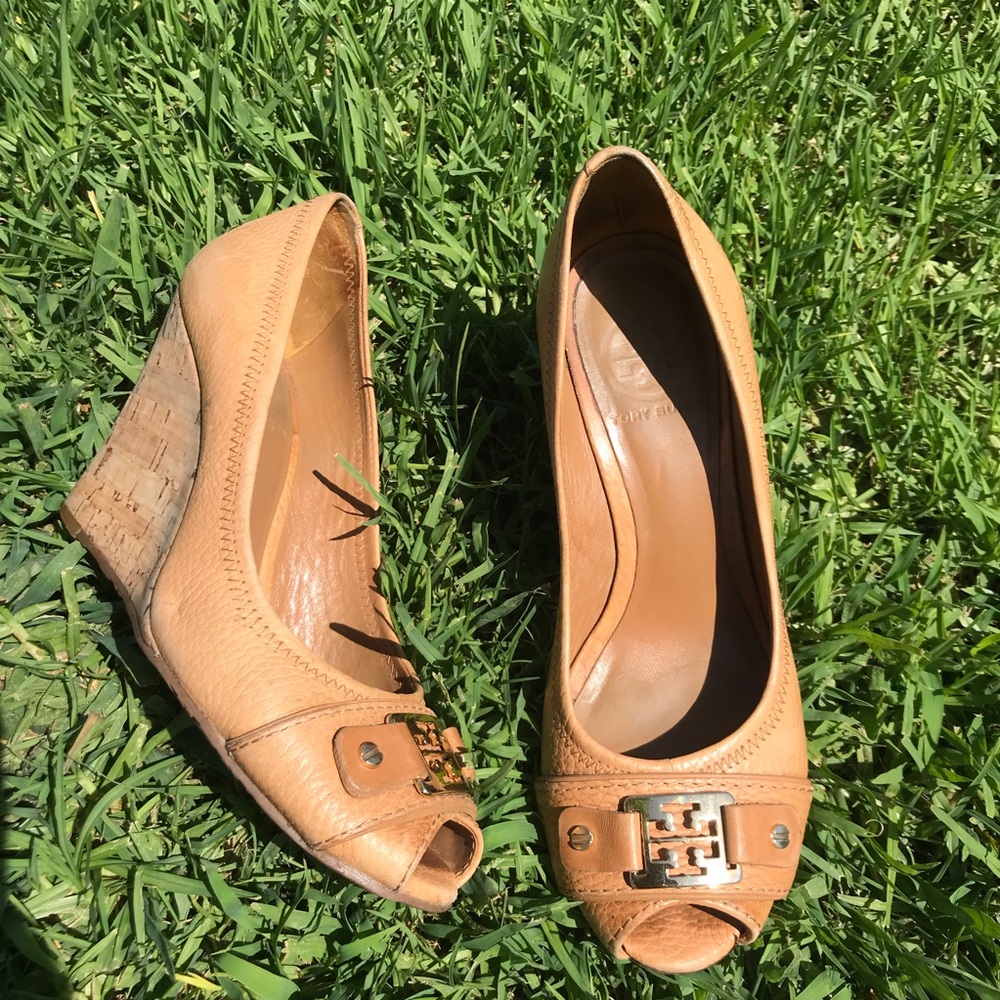 TORY BURCH 🔴 Nude wedge heel